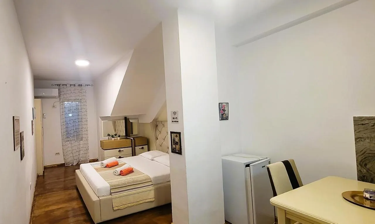 Studenti Studio'S Tirana 0*,